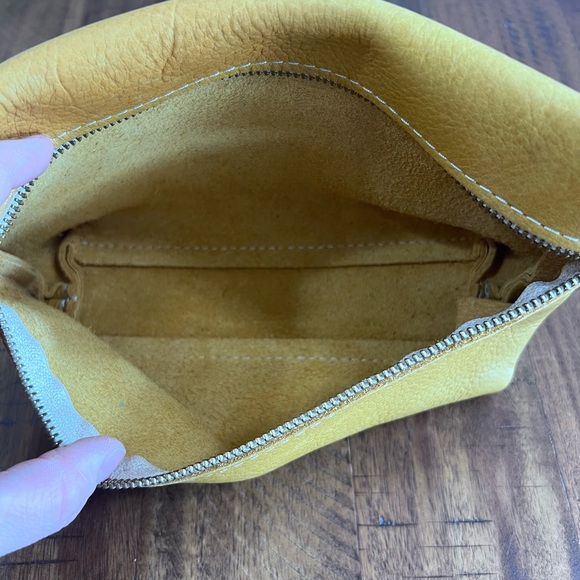 *RARE*EUC Portland Leather Goods Yellow (Starfruit?) Large Makeup Bag - Picture 4 of 4